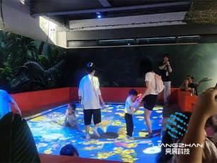 恐龙展互动光影效果